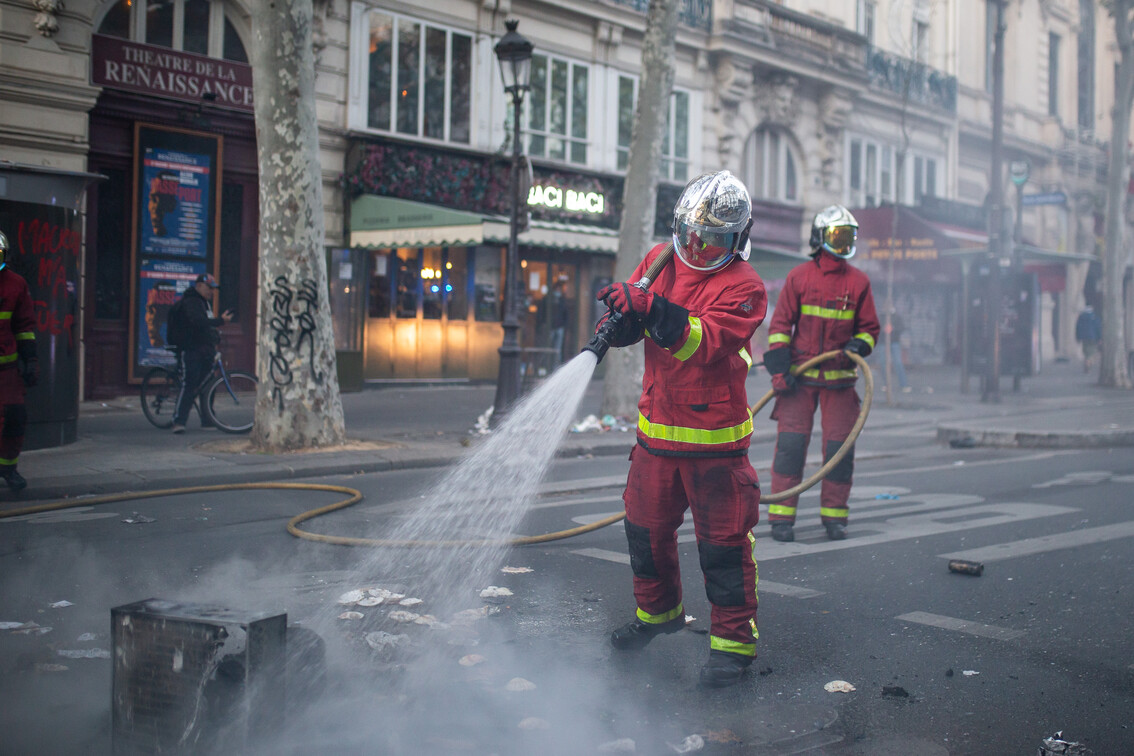 Paris'te yeni gösteri çağrısı